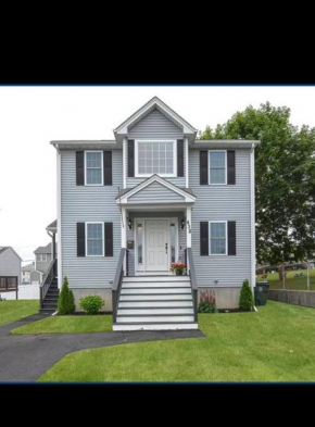 3 Bedrooms apartment vacational home, Fall River